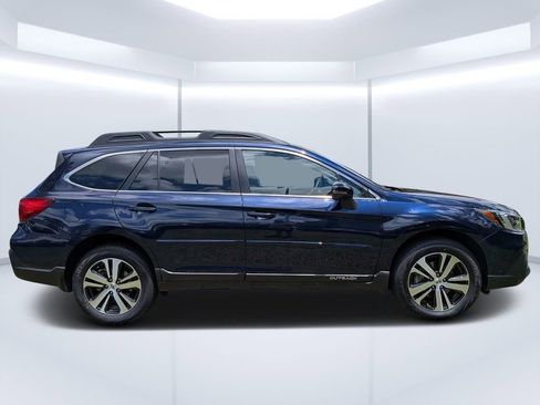 Used 2018 Subaru Outback 2.5i Limited AWD/4WD image 2