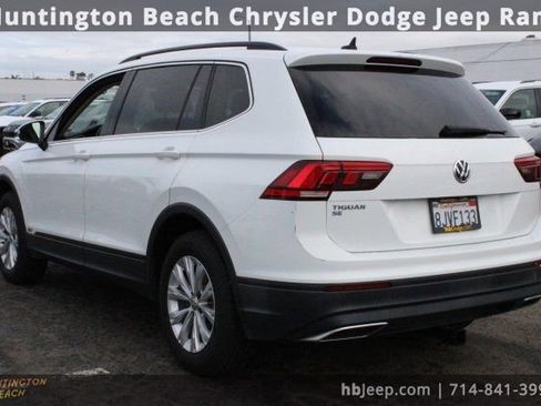 Used 2019 Volkswagen Tiguan SE w/ Panoramic Sunroof Package image 3
