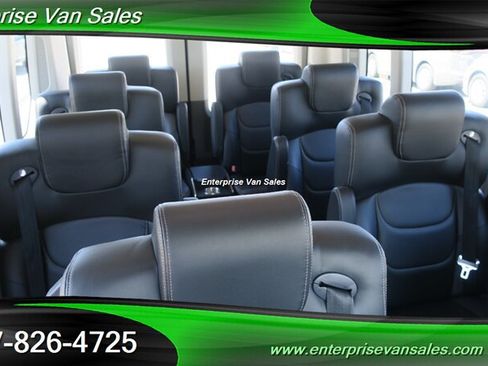 Used 2022 Ford Transit 350 XLT RWD image 14