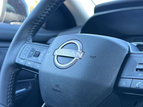 Certified 2025 Nissan Rogue SV image 30