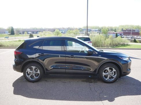 Certified 2025 Ford Escape ST-Line Select AWD/4WD image 4