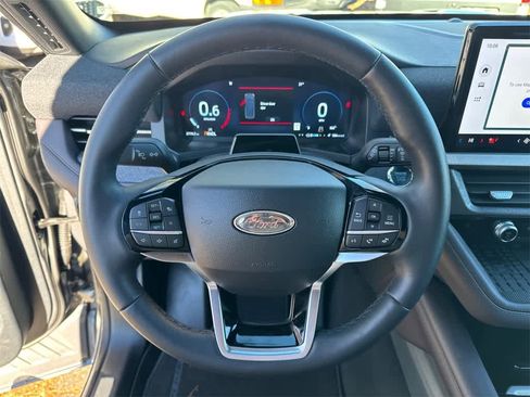 Used 2025 Ford Explorer Platinum w/ Ultimate Package image 24