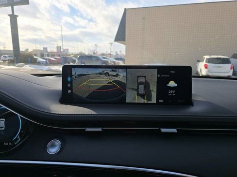 Used 2022 Genesis GV70 3.5T Sport w/ Sport Prestige Package image 17