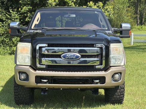 Used 2011 Ford F250 King Ranch w/ King Ranch w/Chrome Pkg AWD/4WD image 2