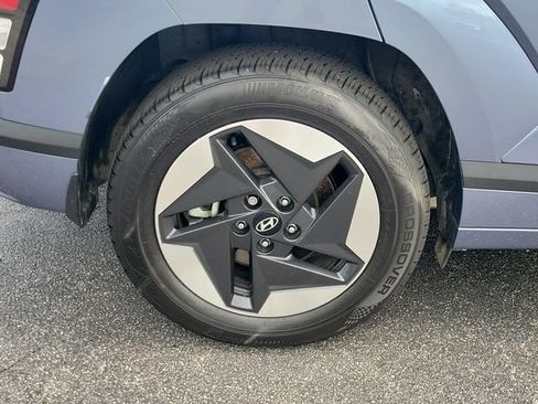 Used 2024 Hyundai Kona SEL FWD image 5