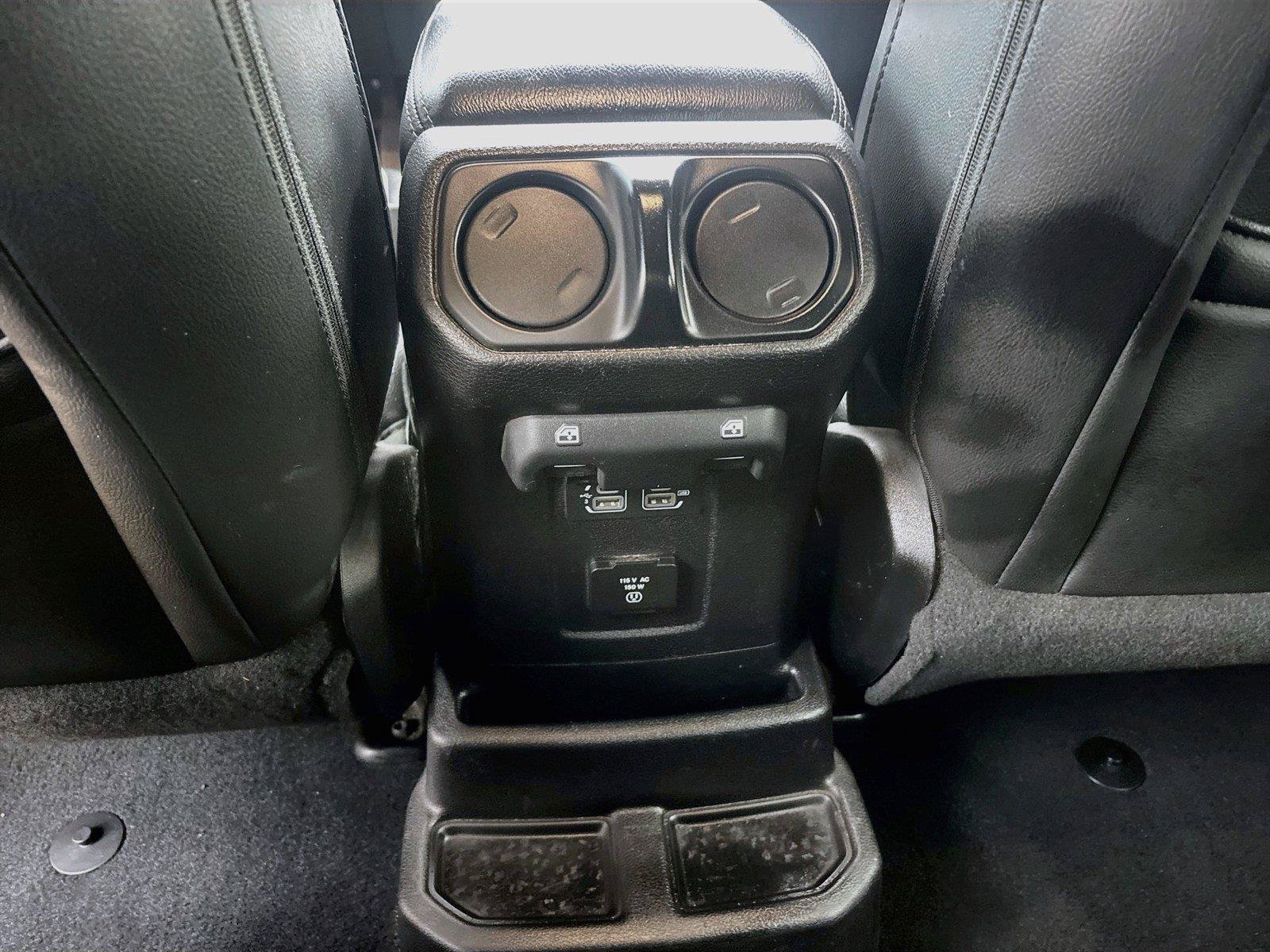 Used 2019 Jeep Wrangler Unlimited Sahara AWD/4WD image 14