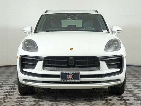 Certified 2023 Porsche Macan AWD/4WD image 10