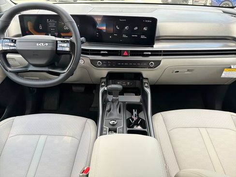 New 2026 Kia Sorento S FWD image 9