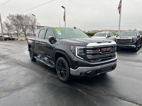 Used 2025 GMC Sierra 1500 SLT w/ SLT Premium Plus Package image 4