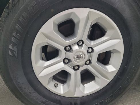 Used 2019 Toyota 4Runner SR5 image 31