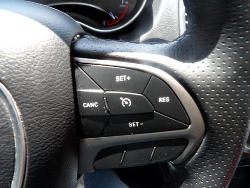 Used 2019 Dodge Durango SXT image 13