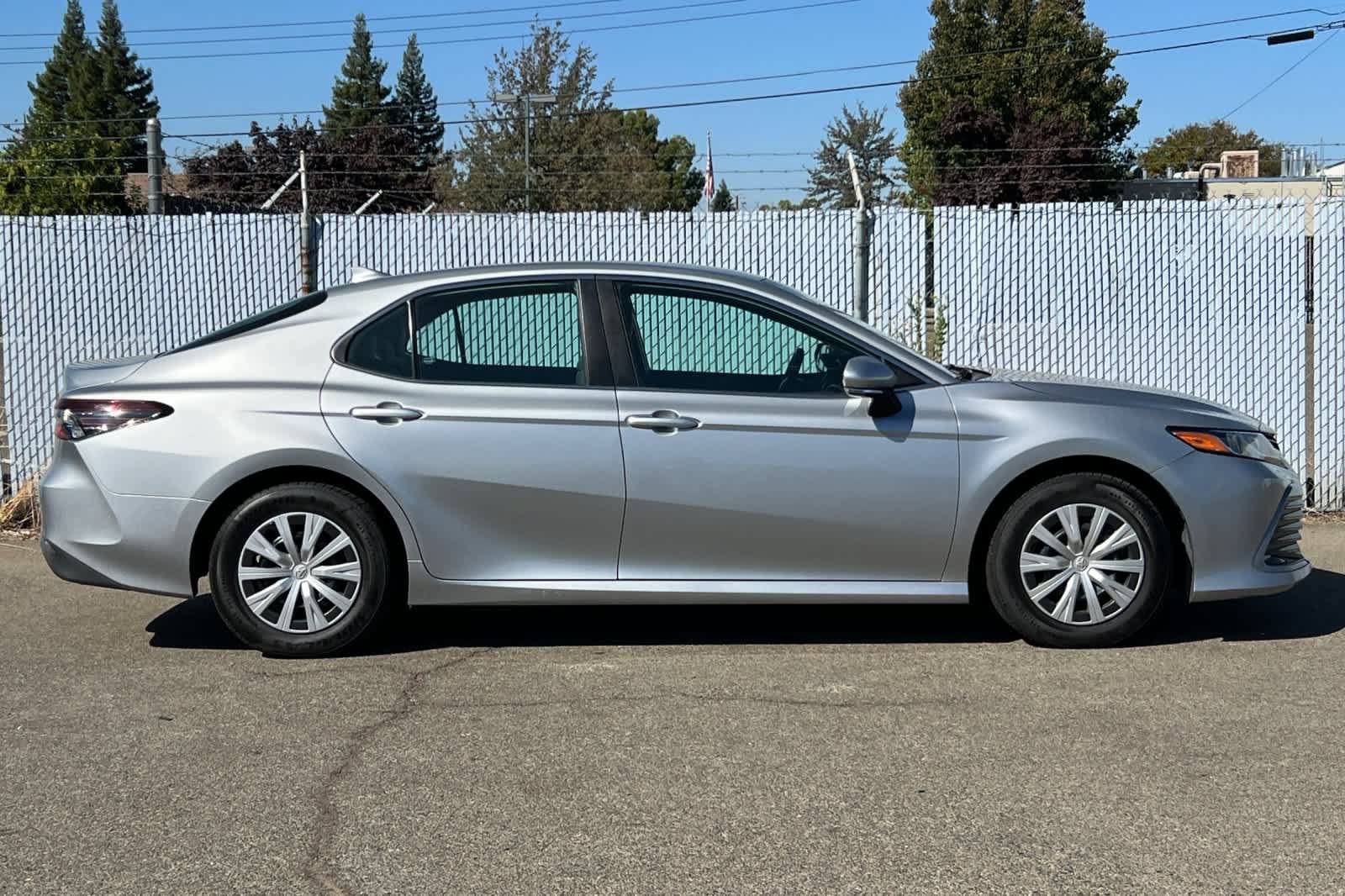 Certified 2022 Toyota Camry LE FWD image 6