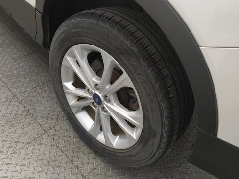 Used 2017 Ford Escape SE FWD image 31