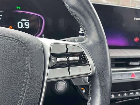 Used 2023 Kia Telluride EX w/ EX Captain's Chair Package image 21