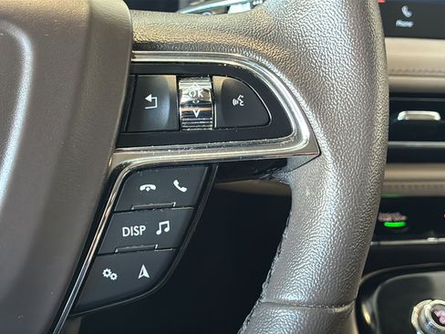 Used 2022 Lincoln Nautilus FWD w/ Premium Package image 36