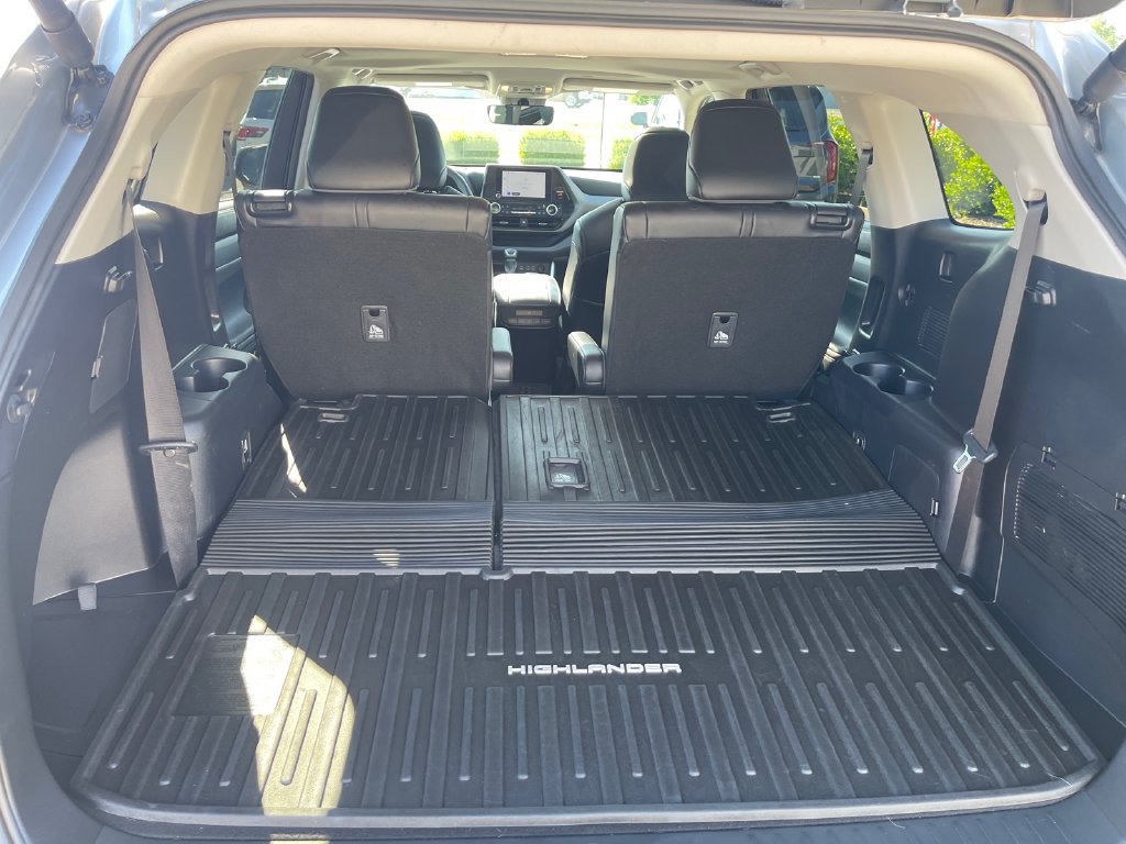 Used 2024 Toyota Highlander XLE AWD/4WD image 22