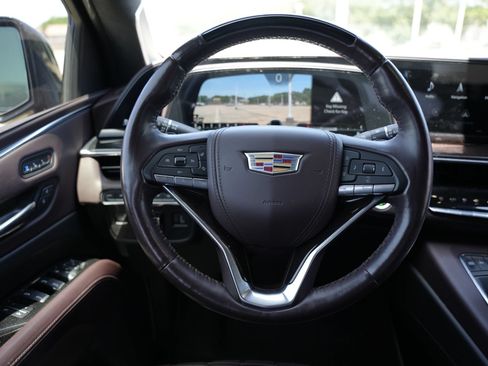 Used 2022 Cadillac Escalade Sport Platinum w/ Heavy-Duty Trailer Package AWD/4WD image 11