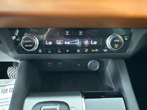 Used 2022 Mitsubishi Outlander SEL AWD/4WD image 32
