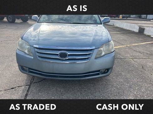 Used 2006 Toyota Avalon XLS image 2