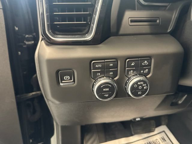 Used 2025 GMC Sierra 3500 Denali AWD/4WD image 25