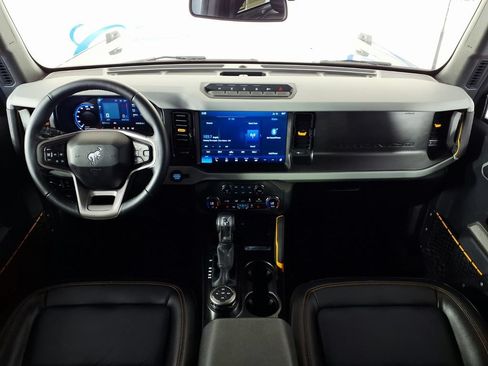 Used 2023 Ford Bronco Badlands w/ Sasquatch Package AWD/4WD image 13