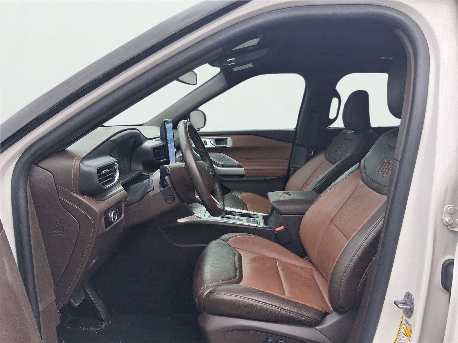 Used 2024 Ford Explorer King Ranch w/ Technology Package RWD image 11