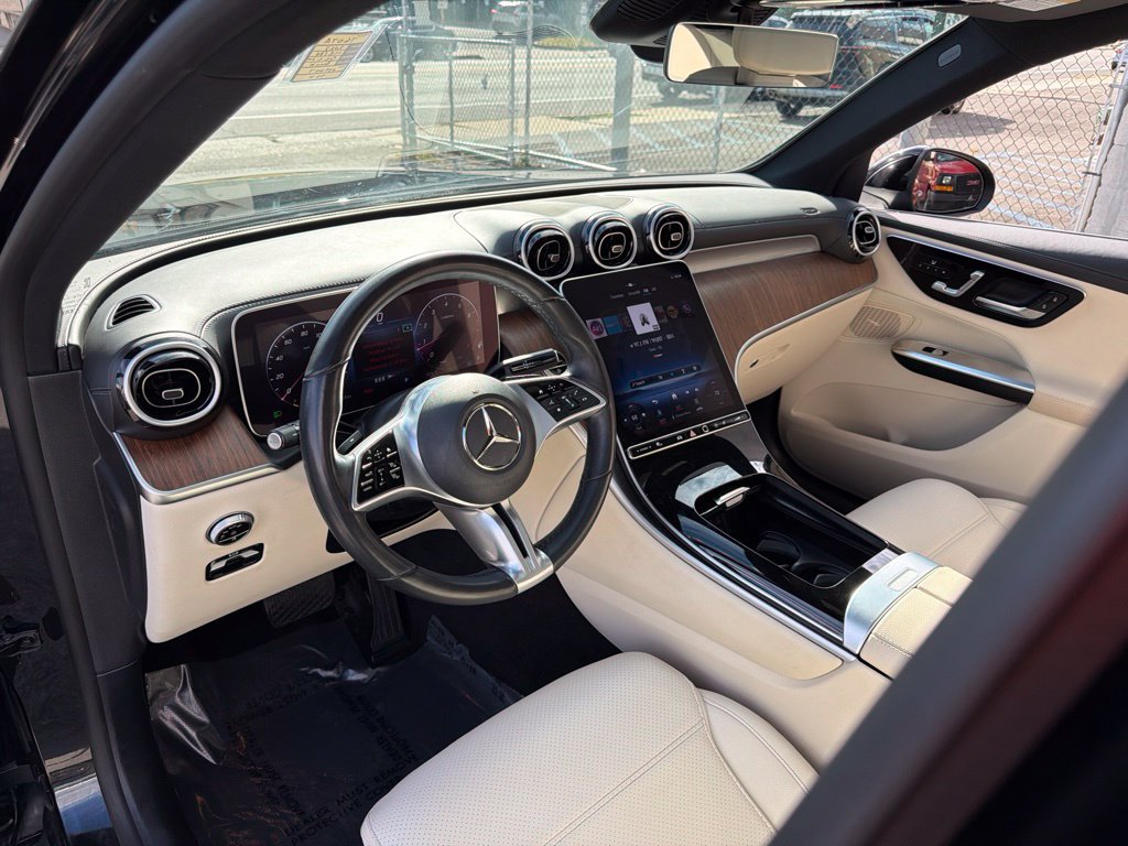 Used 2023 Mercedes-Benz GLC 300 4MATIC image 28