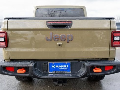 Used 2025 Jeep Gladiator Mojave image 7