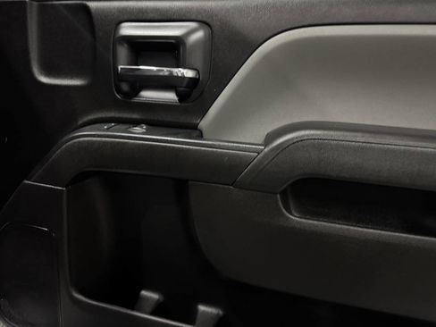 Used 2018 Chevrolet Silverado 1500 Custom w/ Custom Value Package image 27