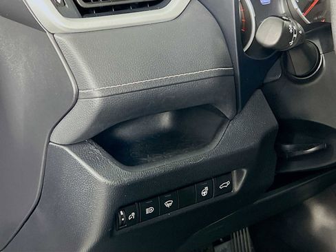 Used 2021 Toyota RAV4 XLE w/ Convenience Package AWD/4WD image 10