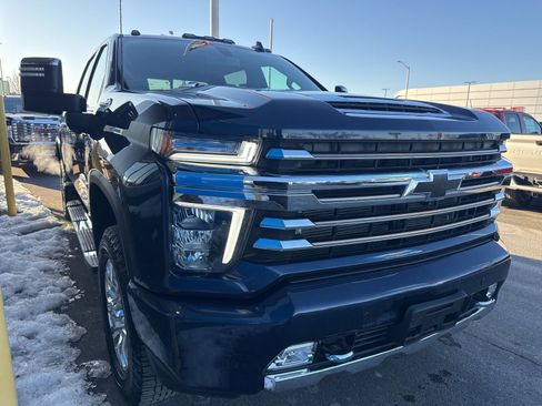 Used 2022 Chevrolet Silverado 3500 High Country image 4