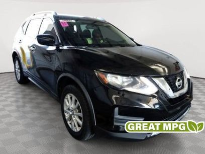 Used 2017 Nissan Rogue SV