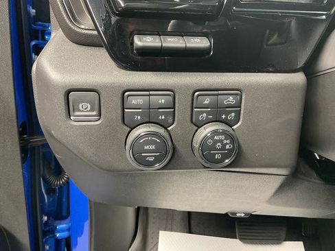Used 2025 Chevrolet Silverado 1500 ZR2 w/ Technology Package image 12