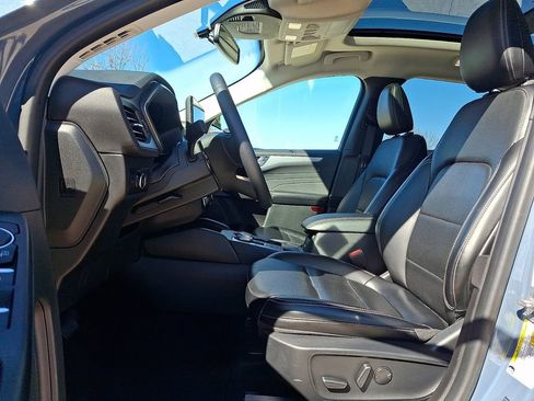 Used 2024 Ford Escape Platinum image 13