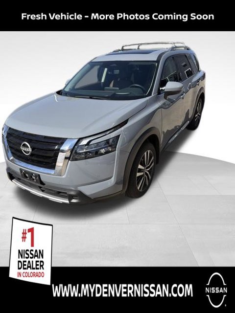 Certified 2025 Nissan Pathfinder Platinum w/ Cargo Package AWD/4WD image 1