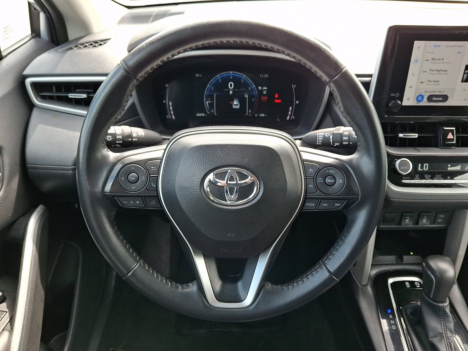 Used 2025 Toyota Corolla Cross XLE FWD image 20