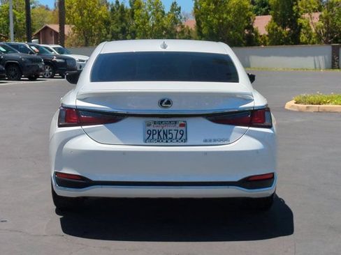 Used 2025 Lexus ES 300h w/ Premium Package FWD image 6
