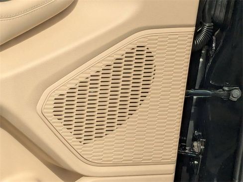 New 2025 Jeep Grand Cherokee Limited image 12