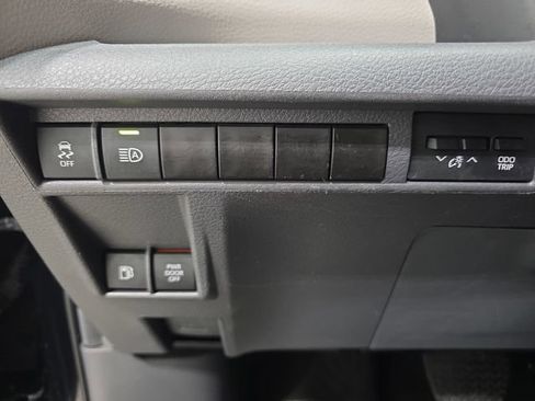 Certified 2024 Toyota Sienna XLE FWD image 24