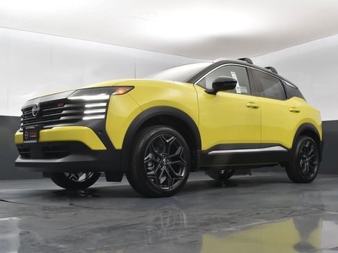 New 2025 Nissan Kicks SR image 39