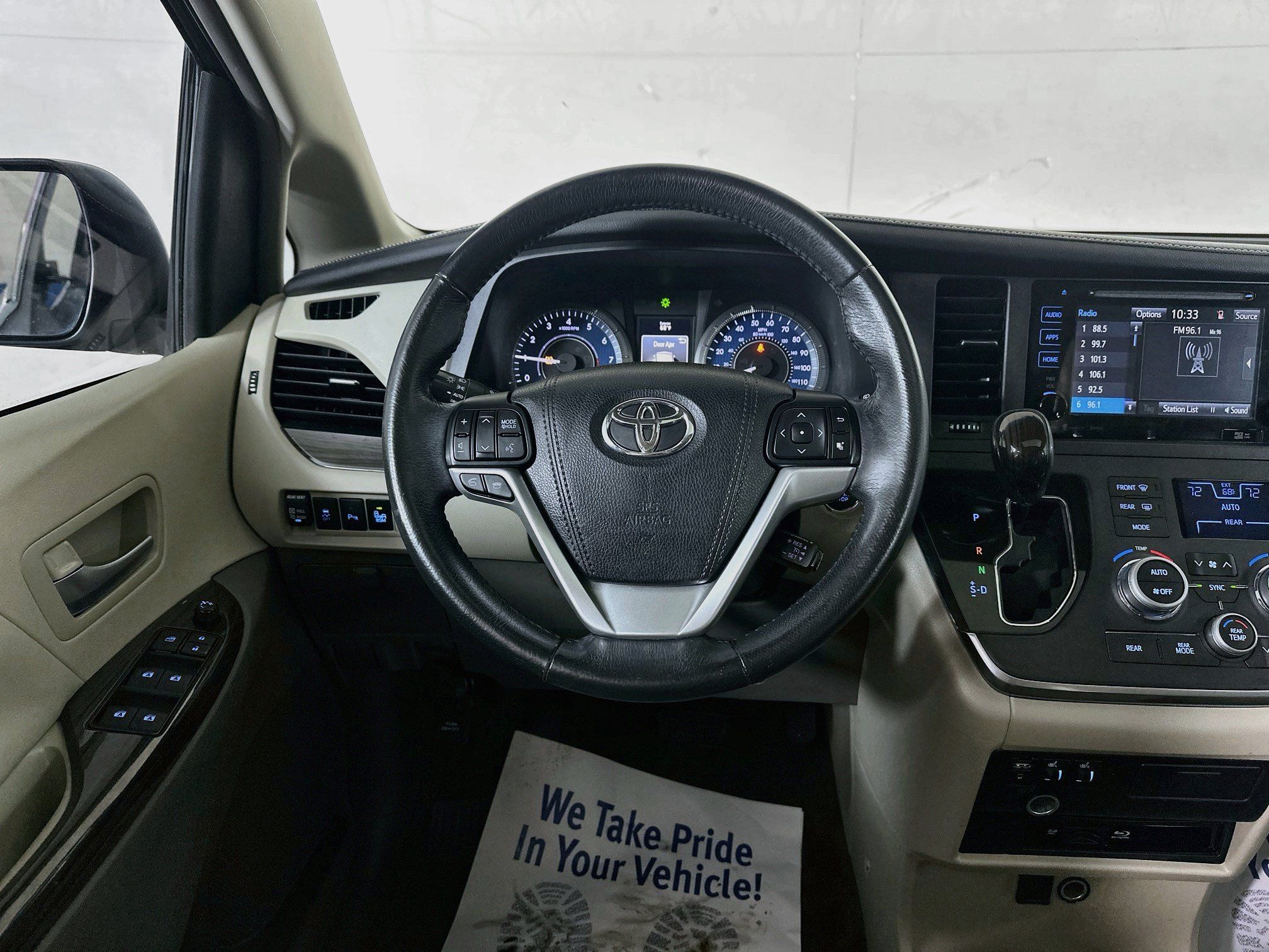 Used 2017 Toyota Sienna XLE Premium FWD image 21