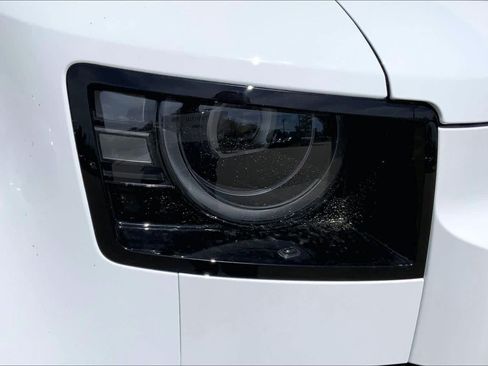 New 2026 Land Rover Defender 90 V8 AWD/4WD image 15