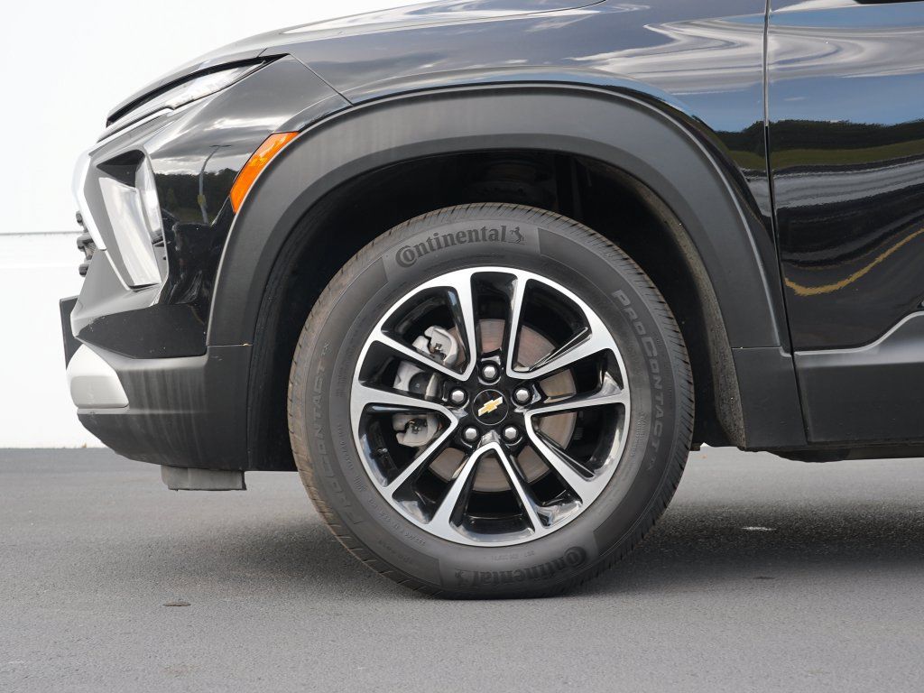 Certified 2024 Chevrolet TrailBlazer LT w/ Driver Confidence Package FWD image 11