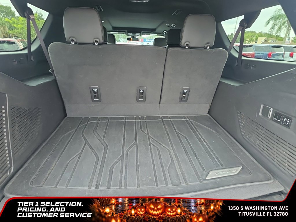 Used 2022 Chevrolet Suburban Z71 w/ Luxury Package AWD/4WD image 15