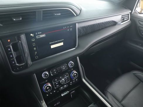 Used 2023 GMC Yukon XL Denali image 29