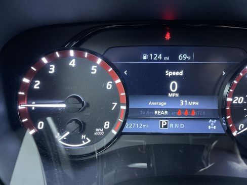 Used 2024 Nissan Frontier PRO-4X image 9