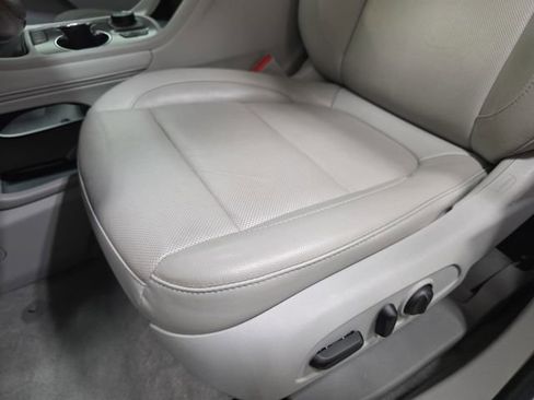 Used 2020 GMC Acadia SLT FWD image 27