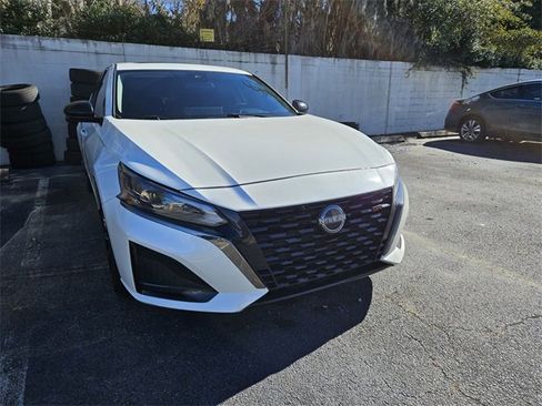 Used 2024 Nissan Altima 2.5 SR w/ SR Premium Package image 4