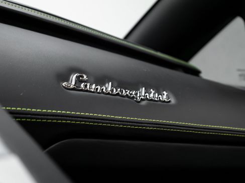 Used 2015 Lamborghini Aventador LP 700-4 image 11