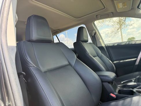Used 2018 Toyota RAV4 Limited FWD image 26
